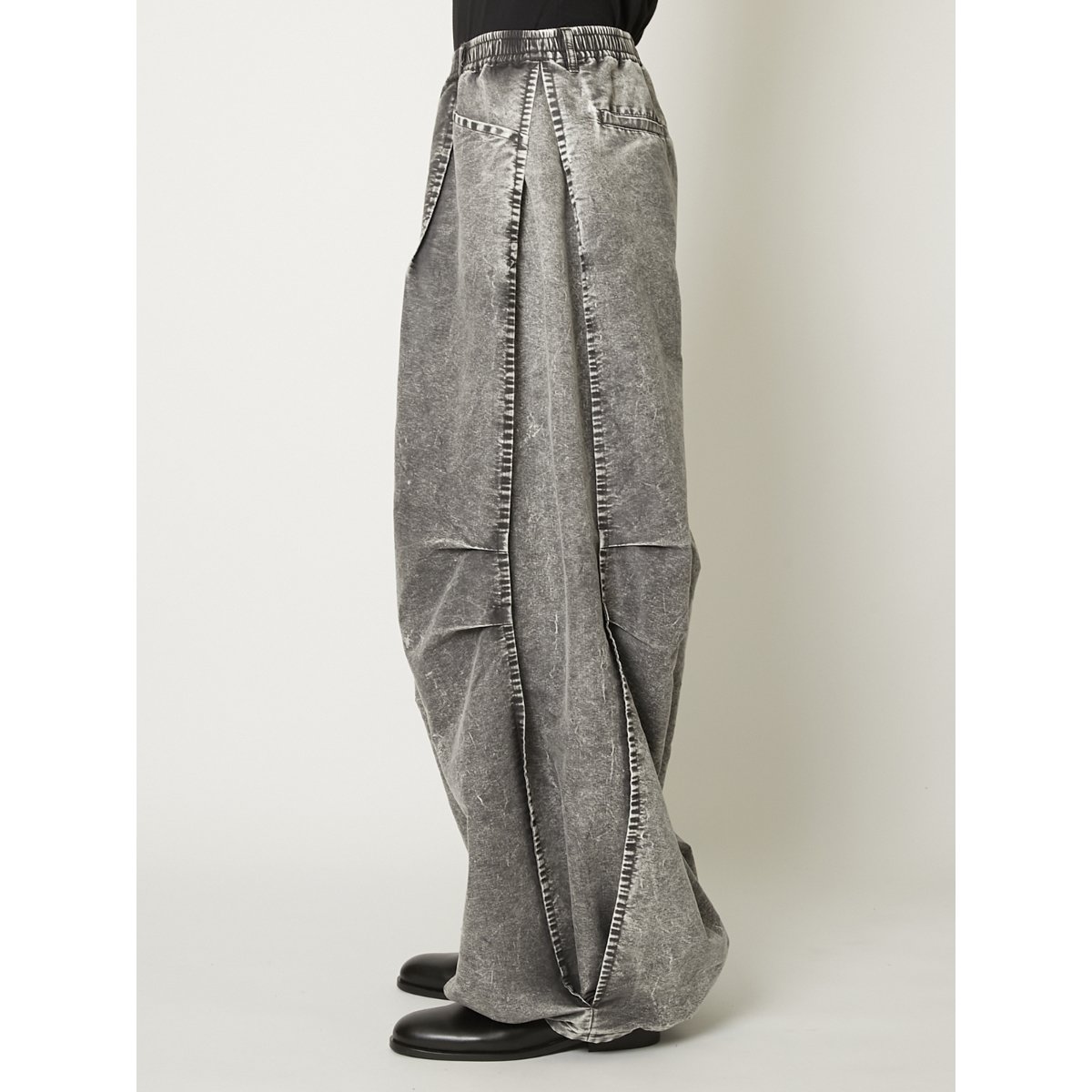 TAAKK : LIGHTWEIGHT TUCKED BALLOON DENIM | BIRT