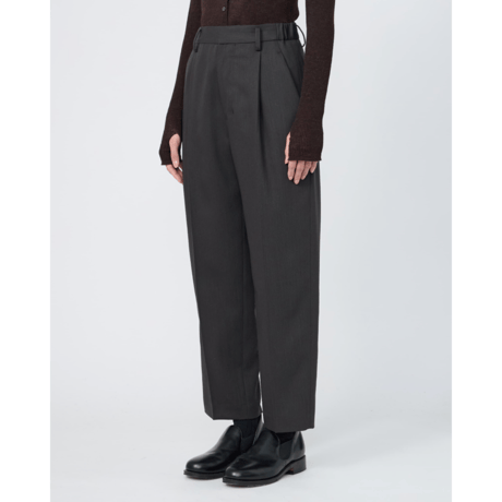 IRENISA : ONE-TUCK STRAIGHT TROUSERS
