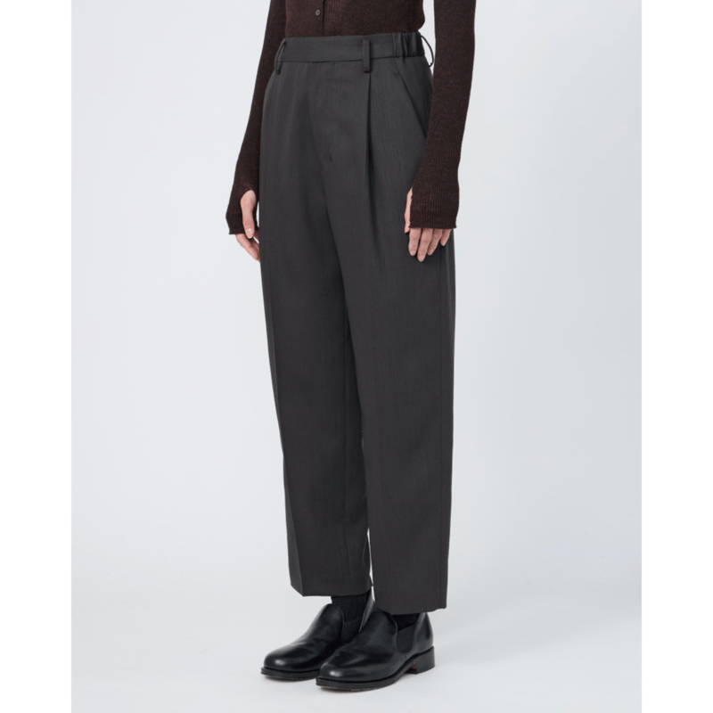 IRENISA : ONE-TUCK STRAIGHT TROUSERS | BIRTH DAY
