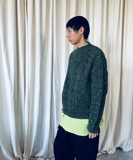 kn-01G / green sweater