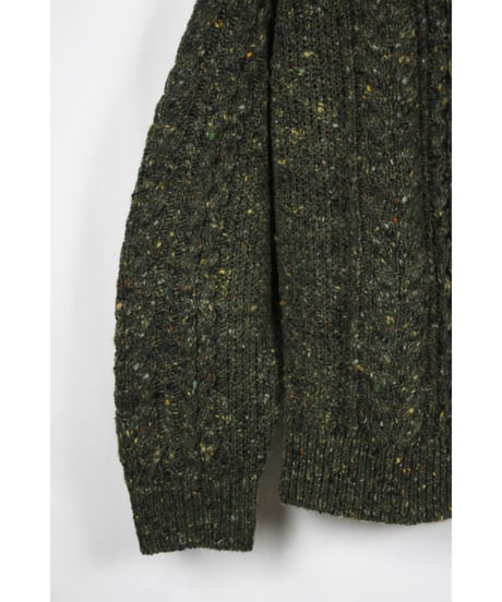 kn-01G / green sweater