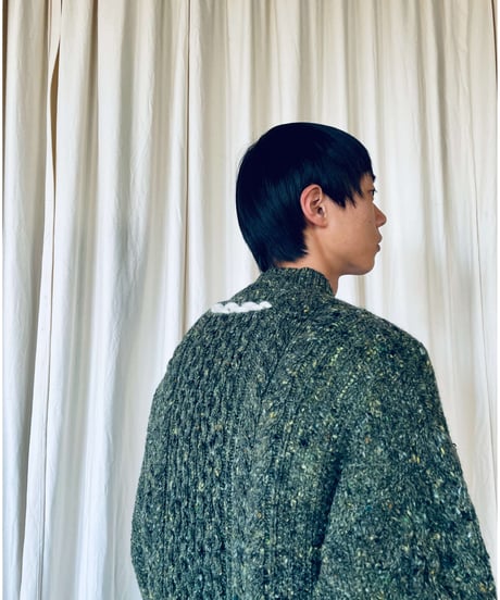 kn-01G / green sweater