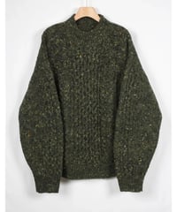 kn-01G / green sweater