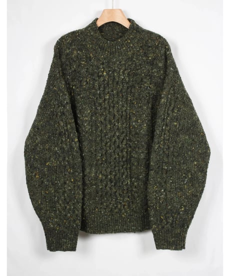 kn-01G / green sweater