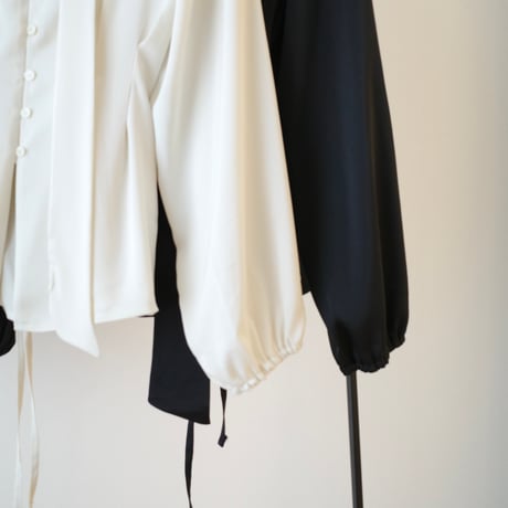 balloon sleeve bowtie blouse