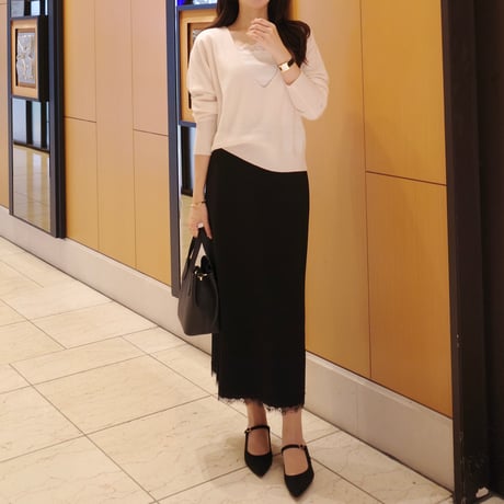deep v neck wool knit