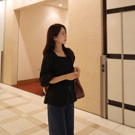 balloon sleeve bowtie blouse