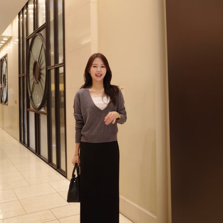 deep v neck wool knit