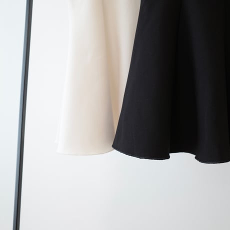 【9/17再入荷】peplum nosleeve tops