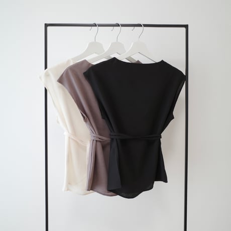 drape neck nosleeve blouse