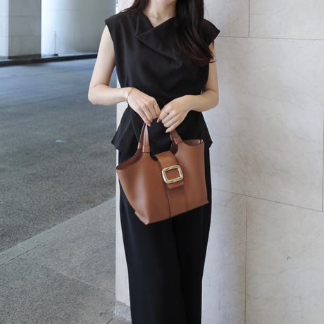 drape neck nosleeve blouse