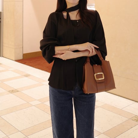 balloon sleeve bowtie blouse