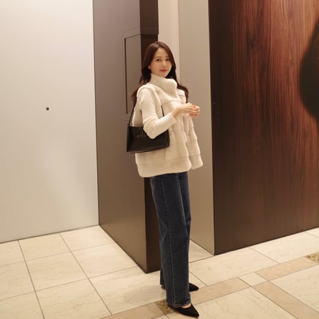 【10.15~再受注予約】drawstring fake fur vest