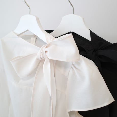 【9/17再入荷】side ribbon peplum blouse