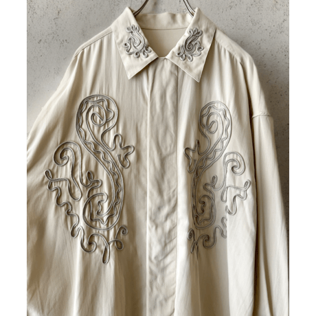 Vintage Embroidery Design Long Sleeve Shirt