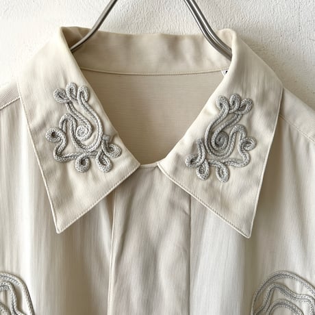 Vintage Embroidery Design Long Sleeve Shirt