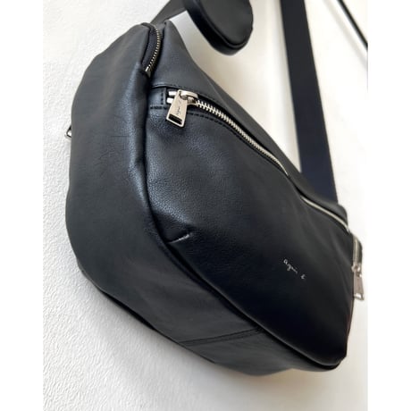 agne's b. VOYAGE レザーショルダーBag