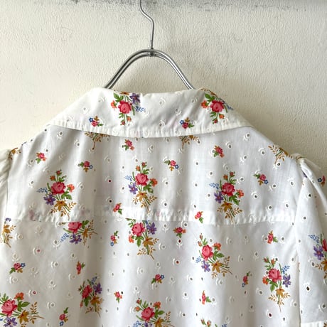 70's Euro Vintage Flower Pattern Cutlace Blouse (made in Germany)