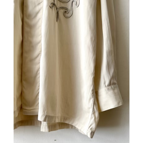 Vintage Embroidery Design Long Sleeve Shirt
