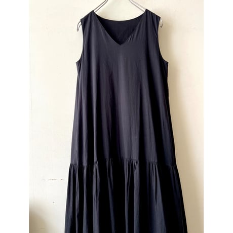 V-neck No Sleeve Maxi Tiered Dress