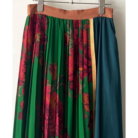 Asymmetry Design Flower Pattern Long Pleats Skirt