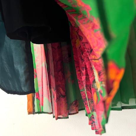 Asymmetry Design Flower Pattern Long Pleats Skirt