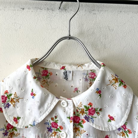 70's Euro Vintage Flower Pattern Cutlace Blouse (made in Germany)