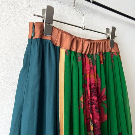 Asymmetry Design Flower Pattern Long Pleats Skirt