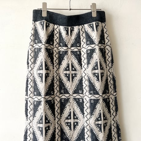 Geometric Pattern Knit Maxi Skirt
