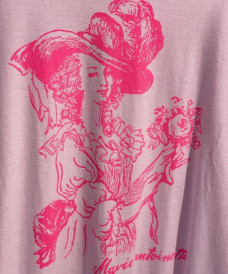CREAM CHEESE/クリームチーズ　BABY ANTOINETTE Tシャツ (Pink)