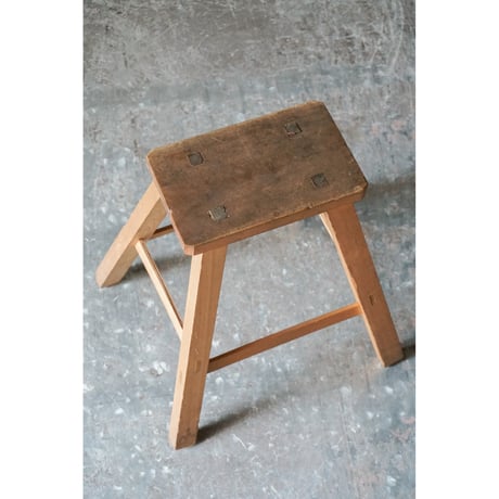 台　Wooden stand