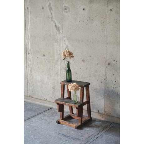 踏み台　Step stool