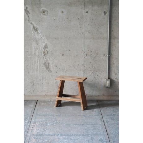 台　Wooden stand
