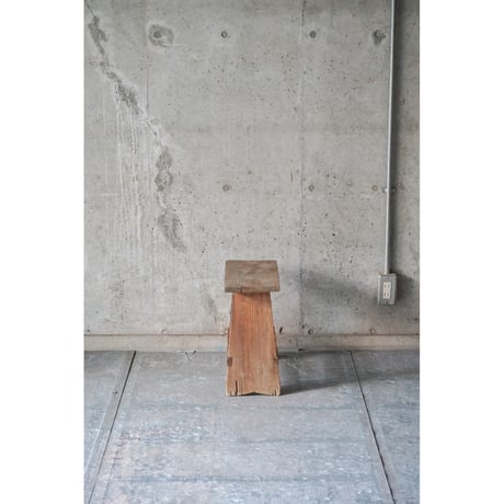 台　Wooden stand