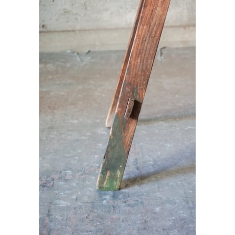 鞍掛　Wooden stand