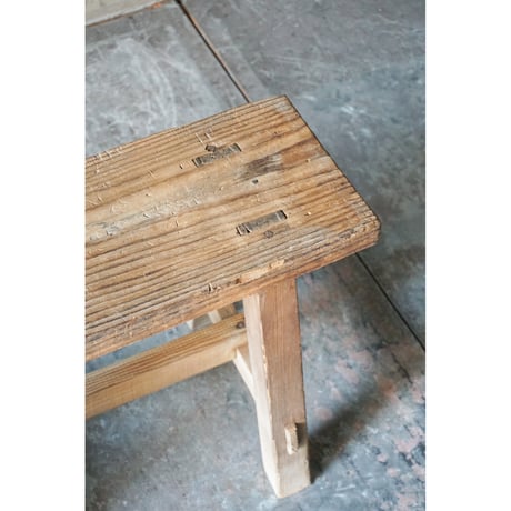 ベンチ　Bench