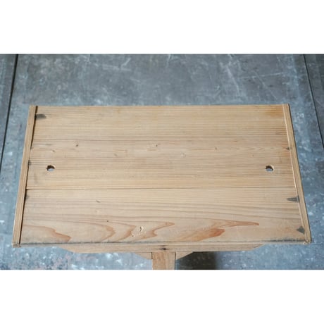 サイドテーブル　Side table