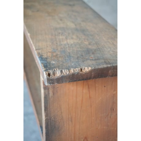 棚　Wooden shelf
