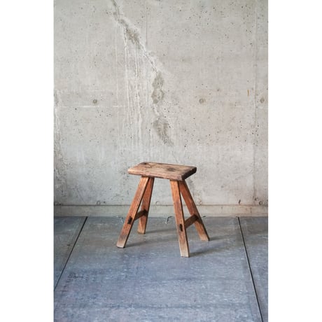 鞍掛　Wooden stand