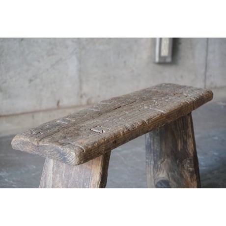 台　Wooden stand