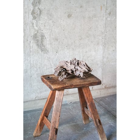 鞍掛　Wooden stand