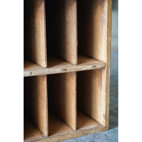 棚　Wooden shelf
