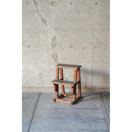 踏み台　Step stool