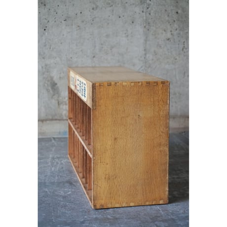 棚　Wooden shelf