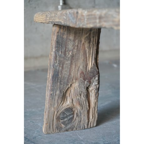 台　Wooden stand