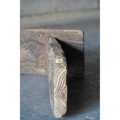 台　Wooden stand