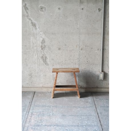 台　Wooden stand