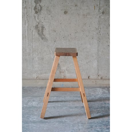 台　Wooden stand