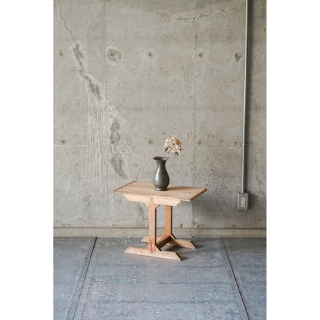 サイドテーブル　Side table