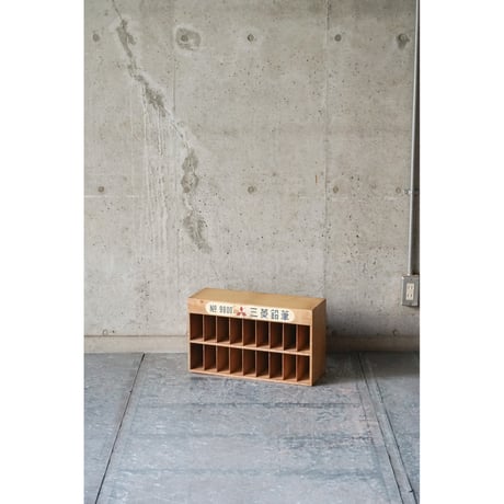 棚　Wooden shelf